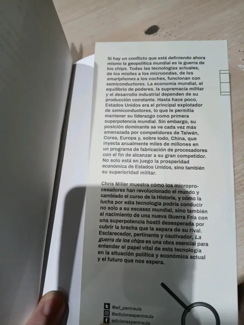 Libro 'La Guerra de los Chips' de Chris Miller - 2