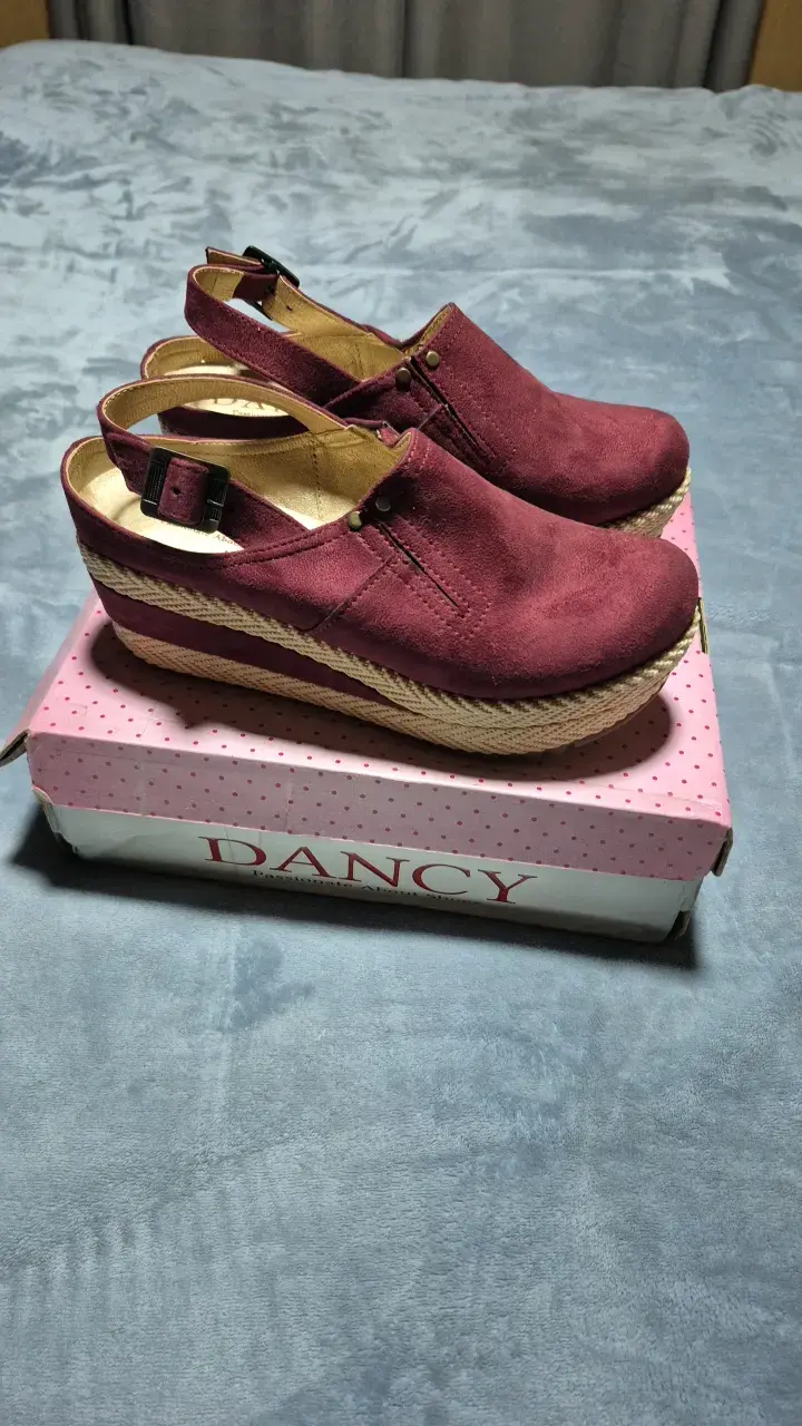 Zapatos de plataforma burdeos Dancy
