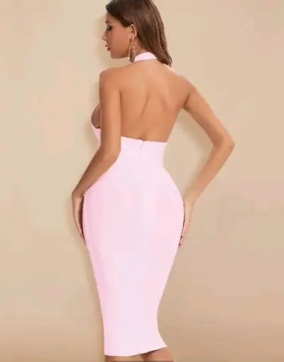 Vestido ajustado rosa sin espalda - miniatura 3
