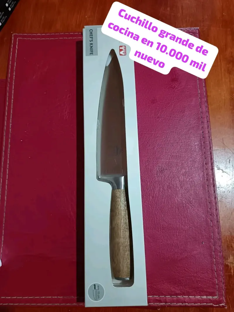 Cuchillo de Chef grande con mango de madera