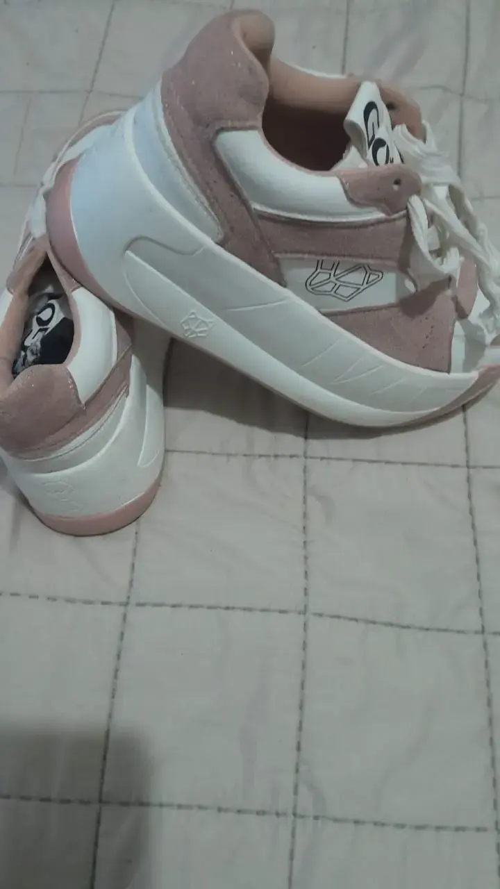 Zapatillas deportivas blancas y rosadas para mujer - 2