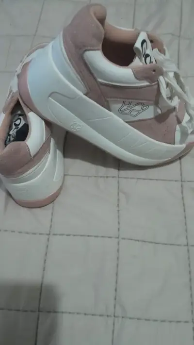 Zapatillas deportivas blancas y rosadas para mujer - miniatura 2