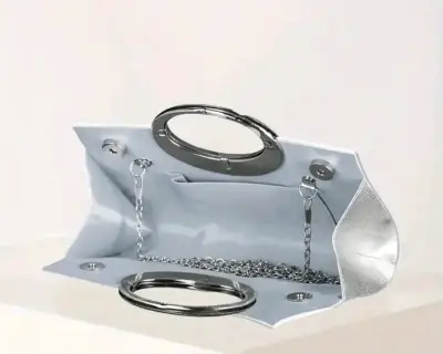 Cartera de mano plateada con cristales - miniatura 4
