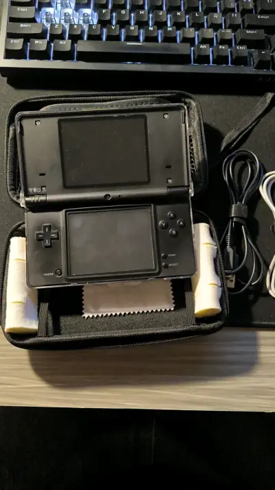 Nintendo DSi+R4 Gold SDHC - miniatura 3