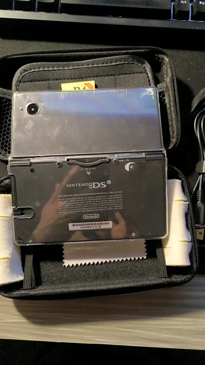 Nintendo DSi+R4 Gold SDHC - 4