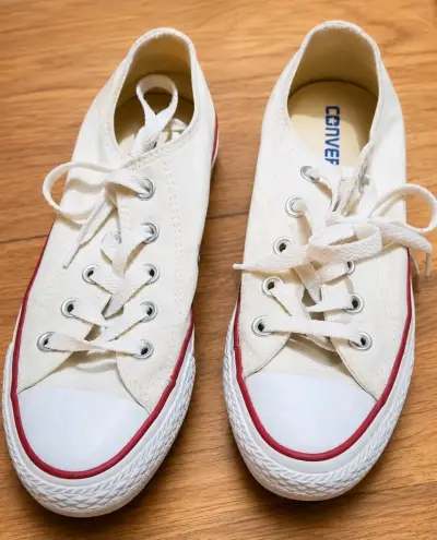 Zapatillas blancas de lona Converse clásicas - miniatura 1