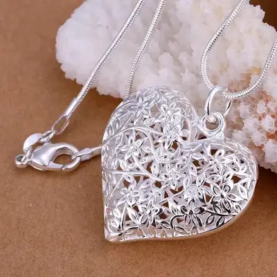 Collar de Plata con Colgante de Corazón y Flores - miniatura 1