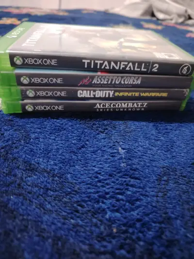 Lote de Juegos Xbox One y Control - miniatura 1