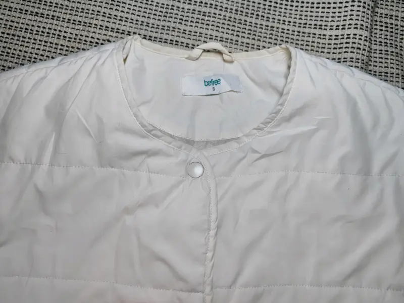 Chaqueta acolchada blanca Befree para mujer - 4