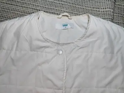 Chaqueta acolchada blanca Befree para mujer - miniatura 4