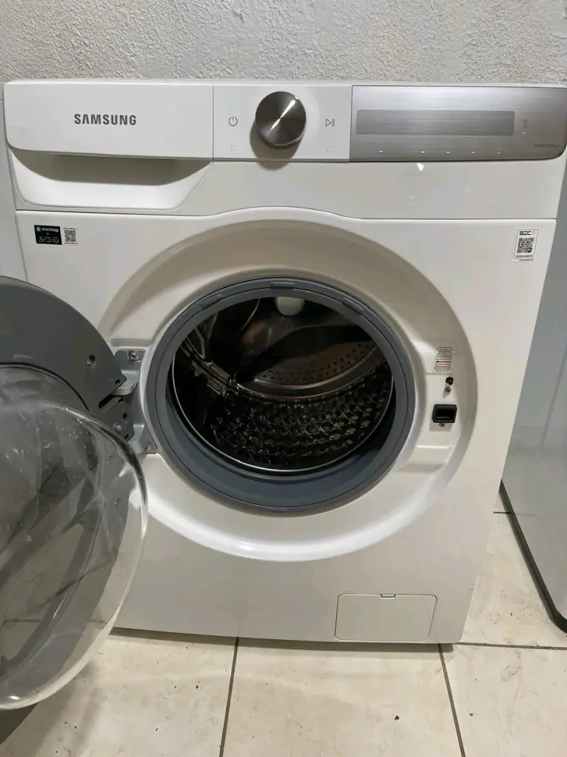 Lavadora Secadora Samsung 7kg Modelo WD12T704DBH - 2