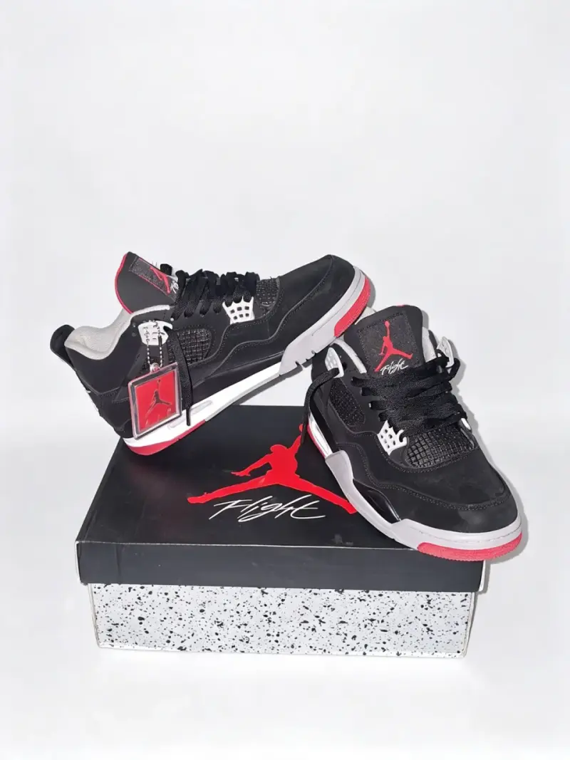 Zapatillas deportivas negras con detalles rojos - 3