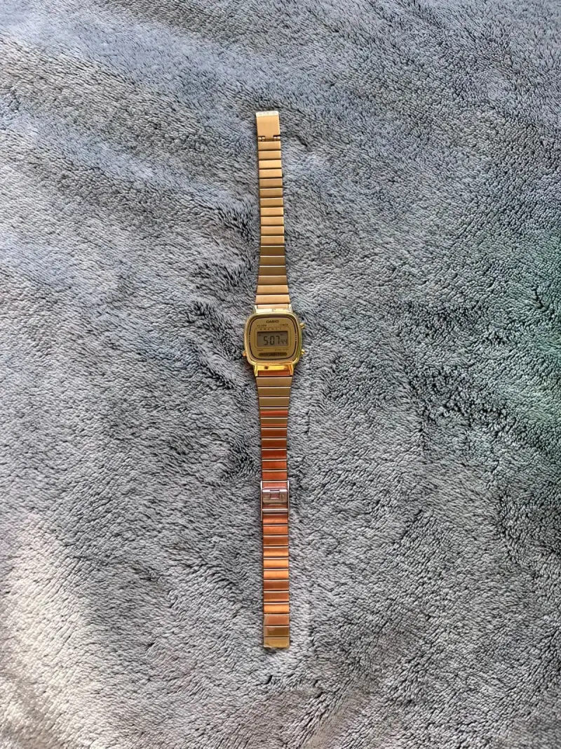 Reloj Casio Dorado Digital Unisex - 3