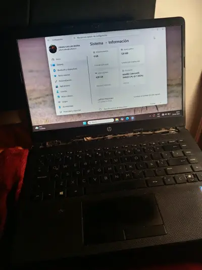 Laptop HP con Intel Celeron N4020 y 4GB RAM - miniatura 1