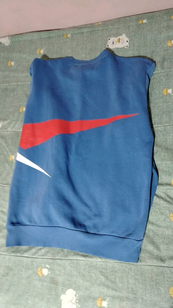 Polerón azul Reebok con diseño gráfico - 2