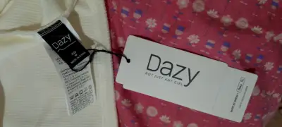 Suéter de cuello alto, color beige Dazy para mujer - miniatura 4