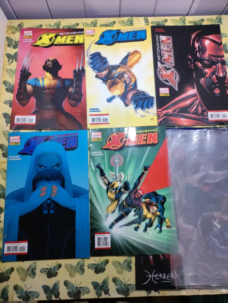 Colecci贸n de c贸mics Astonishing X-Men Marvel - 1