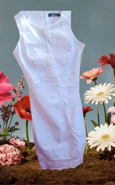 Vestido blanco con encaje para mujer - miniatura 2