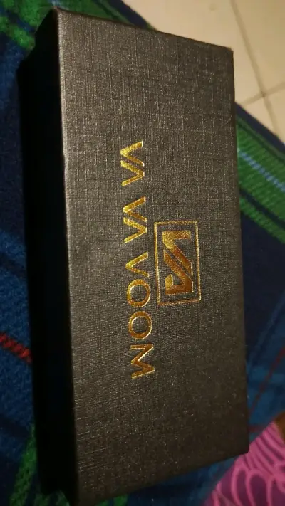 Reloj Va Va Voom de acero inoxidable con esfera azul - miniatura 1