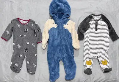 Conjunto variado de ropa para bebé - miniatura 1