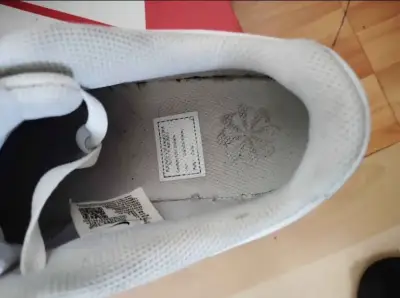 Zapatillas deportivas blancas Nike en buen estado - miniatura 3