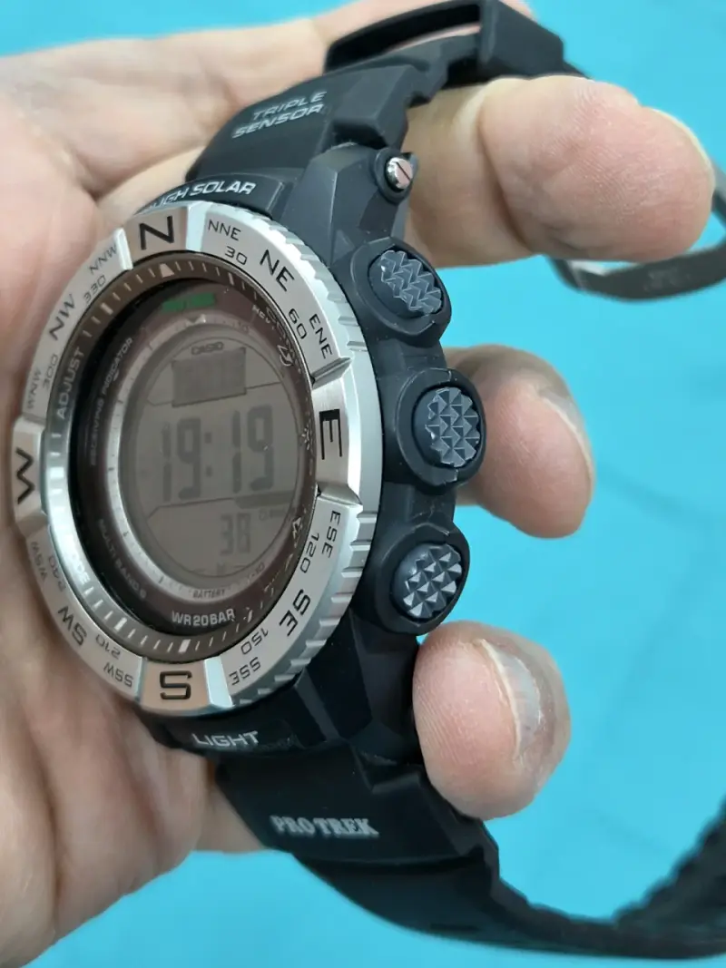 Reloj Casio Pro Trek Tough Solar Negro - 5