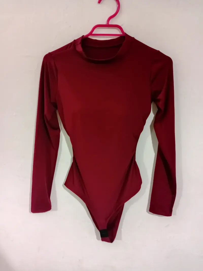 Body rojo de manga larga para mujer