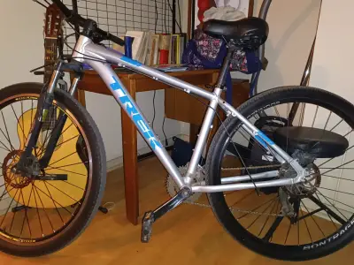 Bicicleta Trek de Montaña con Suspensión - miniatura 1