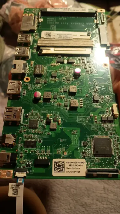Lote de discos duros y placa madre repuestos bueno - miniatura 4