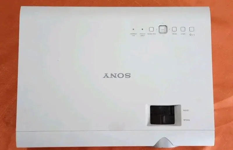 Proyector Sony VPL-DX146 con múltiples entradas - 2