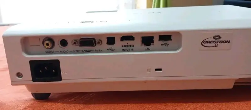 Proyector Sony VPL-DX146 con múltiples entradas - 3