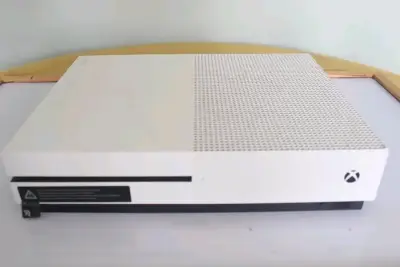Consola Xbox One S con dos controles - miniatura 2