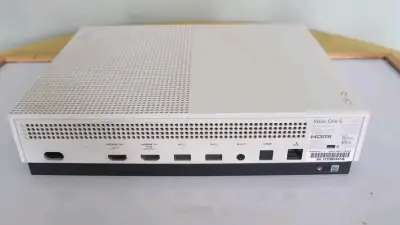 Consola Xbox One S con dos controles - miniatura 3