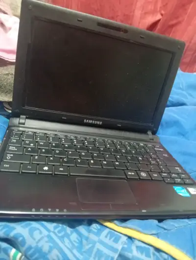 Netbook Samsung NP-N100 para repuestos o técnicos - miniatura 1