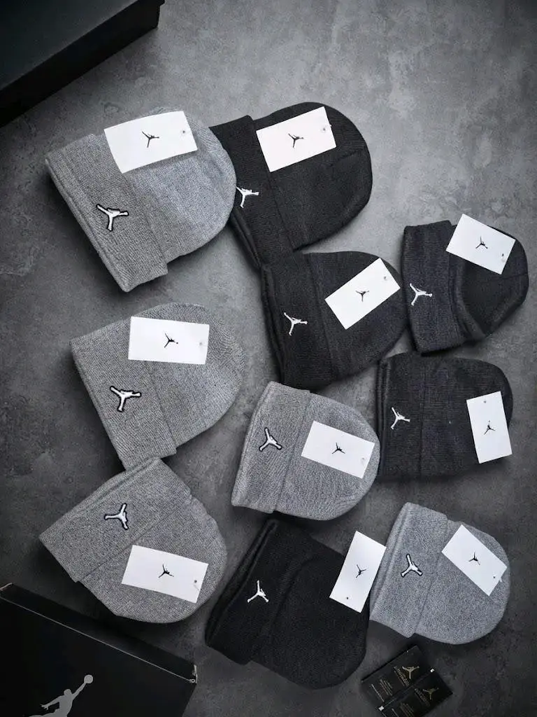 Gorros de lana Jordan en varios colores