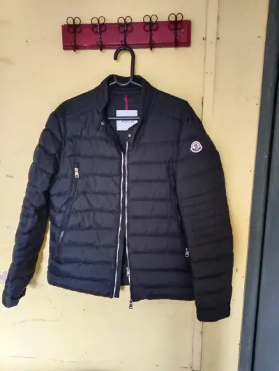 Chaqueta de plumas negra Moncler para hombre - miniatura 2