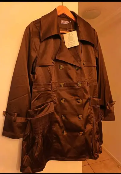 Abrigo trench marrón para mujer - miniatura 1