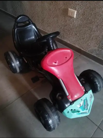 Bicicleta infantil azul con ruedas de entrenamiento - miniatura 1
