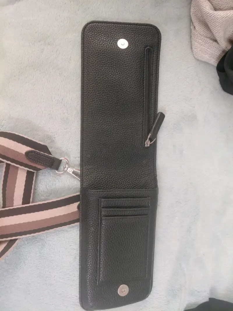 Bandolera de cuero negra Pollini con correa ajustable - 4