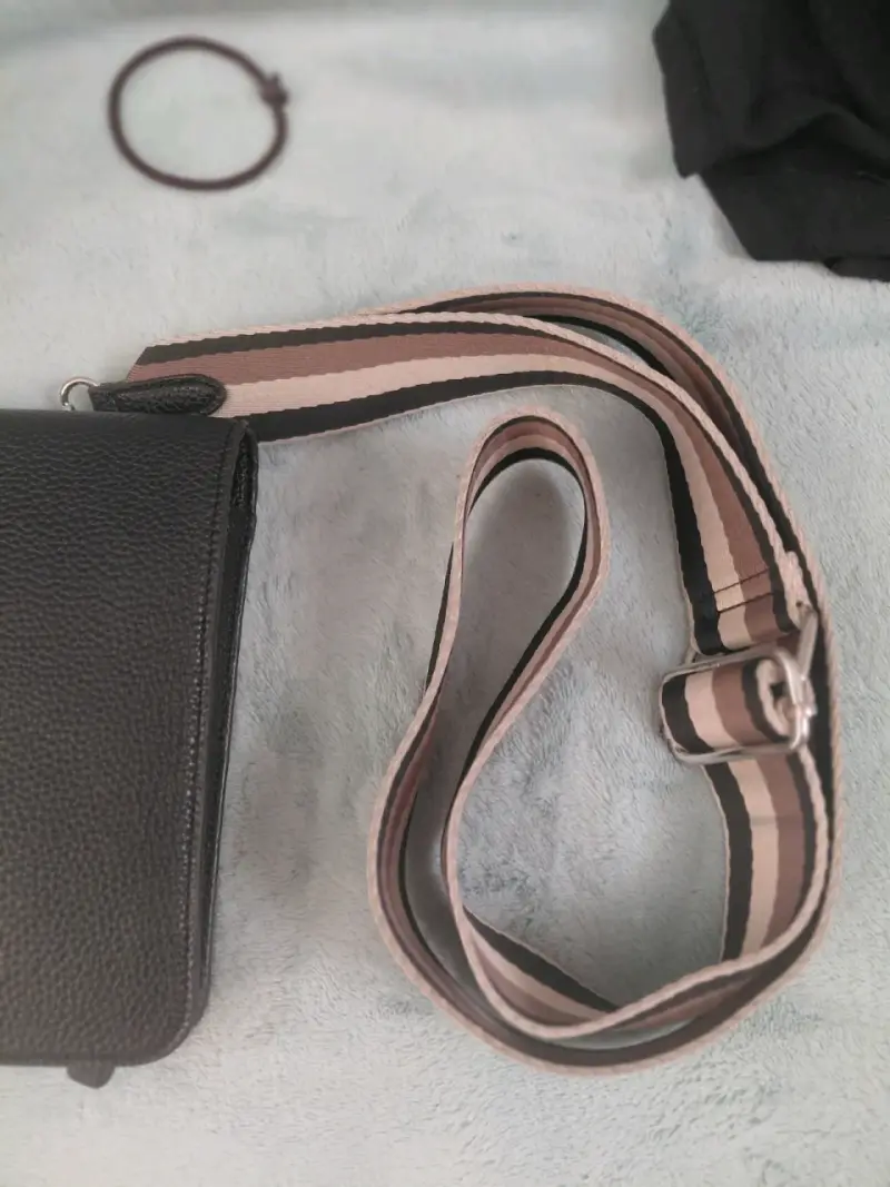 Bandolera de cuero negra Pollini con correa ajustable - 5