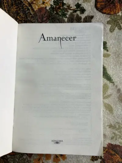 Libro Amanecer de Stephenie Meyer en buen estado - miniatura 2