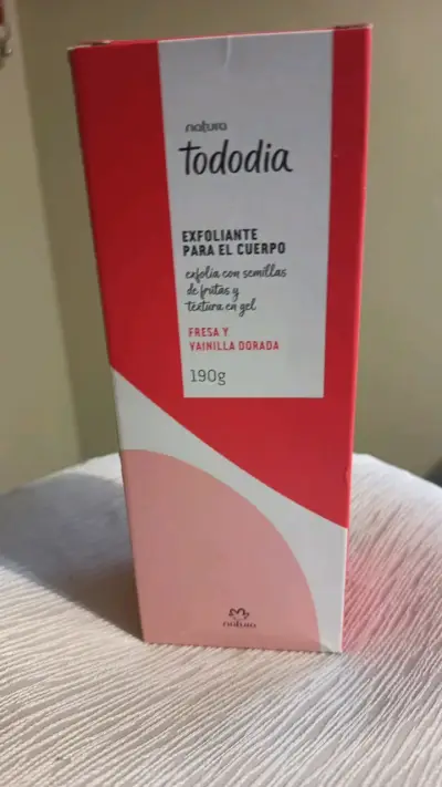 Exfoliante corporal Natura Tododia fresa y vanilla - miniatura 1