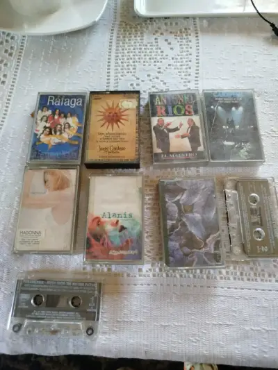 Colección de Cassettes de Música Variada - miniatura 1
