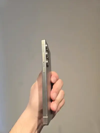 Samsung Galaxy S25 Ultra en buen estado - miniatura 5