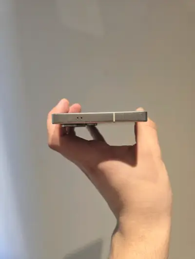 Samsung Galaxy S25 Ultra en buen estado - miniatura 6