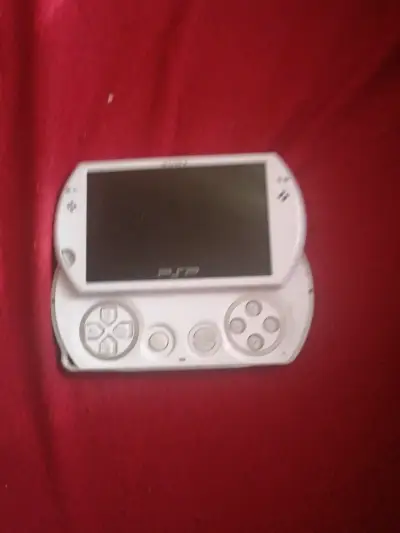 Consola PSP con colección de juegos variados - miniatura 4