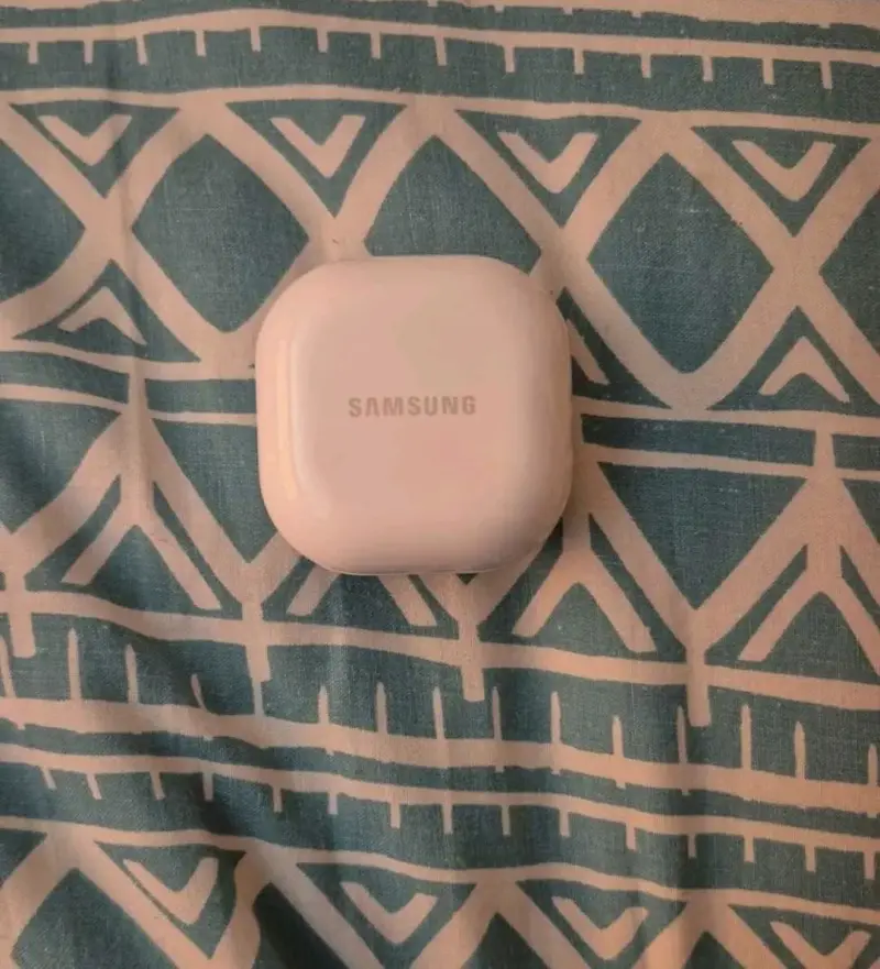 Caja Audífonos Samsung Buds Core Con Uno - 2
