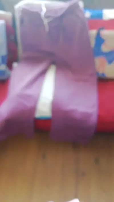 Pantalones morados de mujer cómodos - miniatura 1