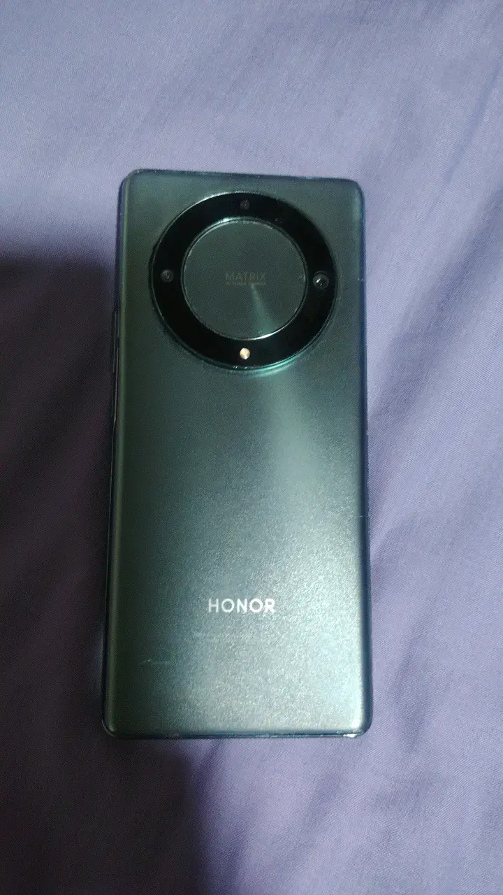 Smartphone Honor con pantalla grande y cámara avan - 3