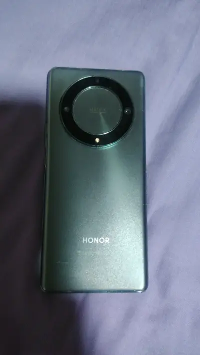 Smartphone Honor con pantalla grande y cámara avan - miniatura 3